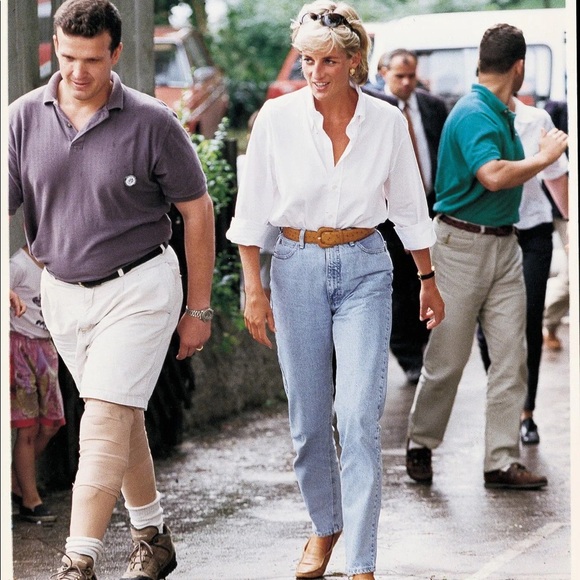 Old Navy Light Wash Power Straight Jeans Size 12 - Picture 8 of 8